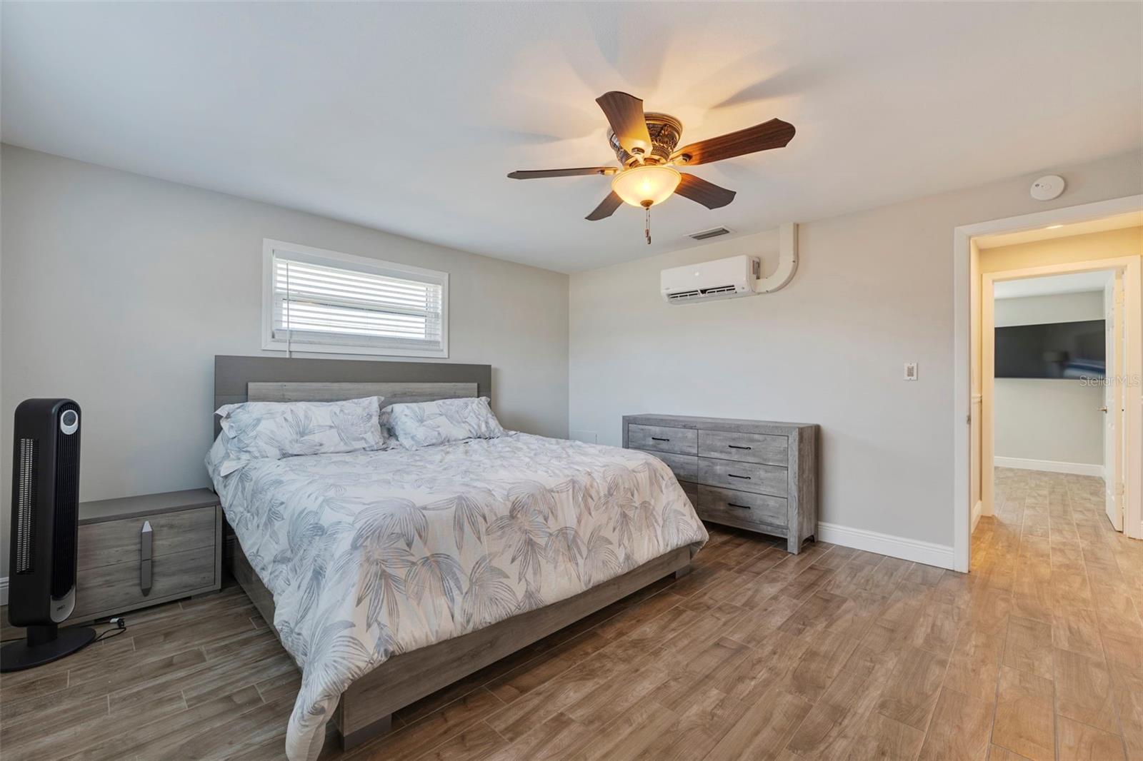 Image 32 of 46 For 242 176th Avenue E