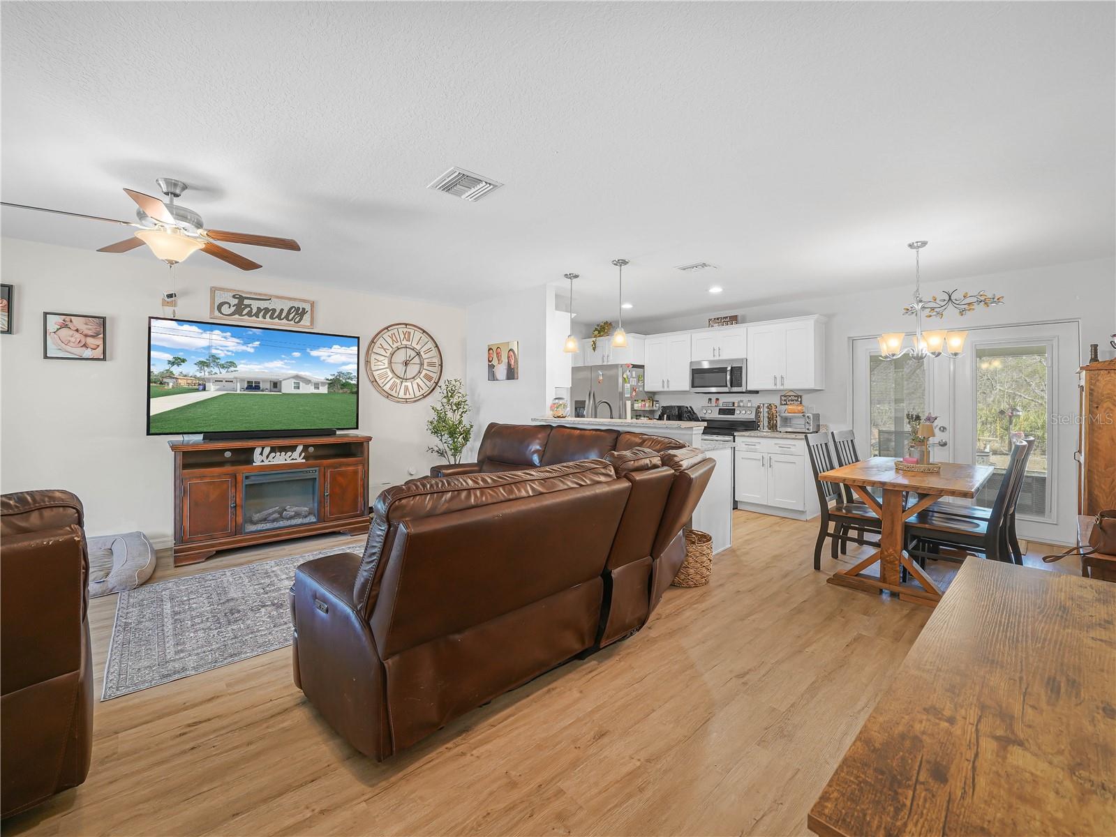 Image 11 of 41 For 13330 Christy Street