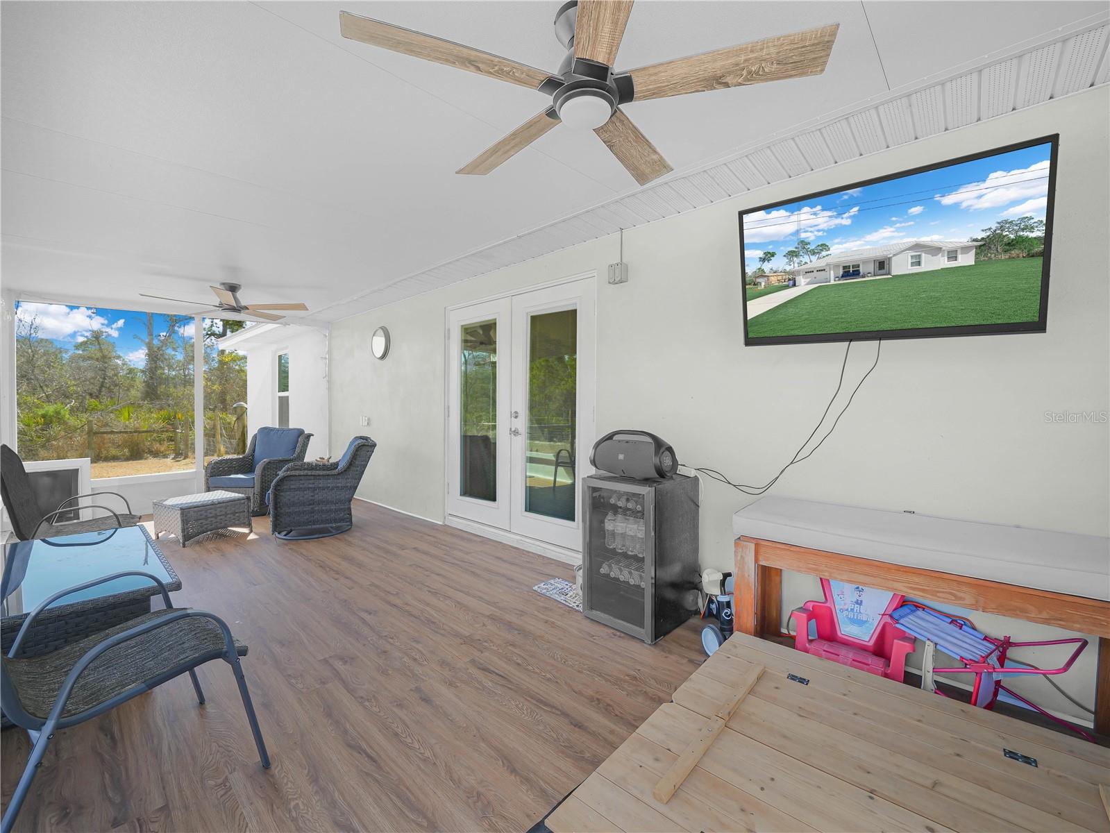 Image 4 of 41 For 13330 Christy Street