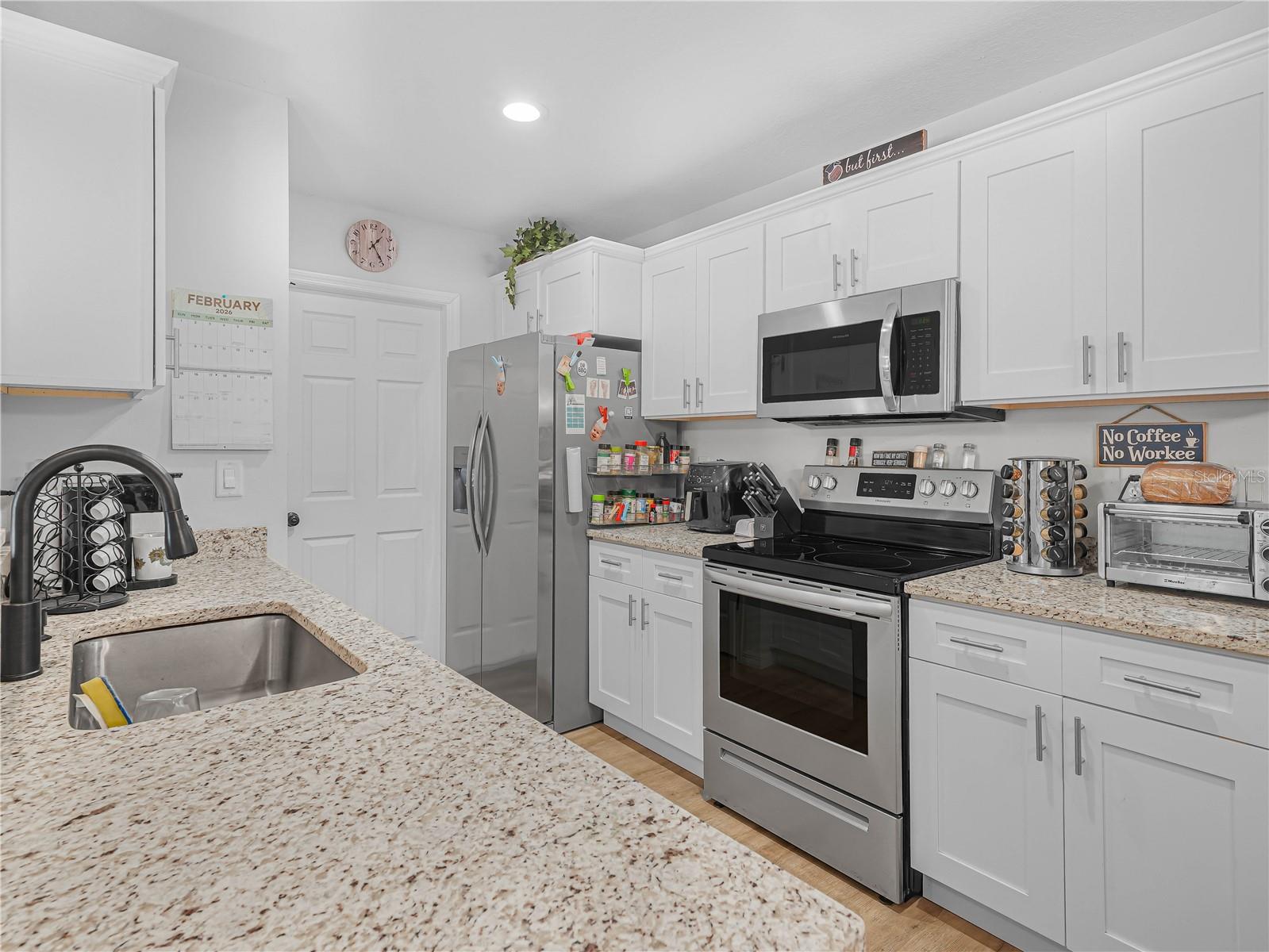 Image 6 of 41 For 13330 Christy Street