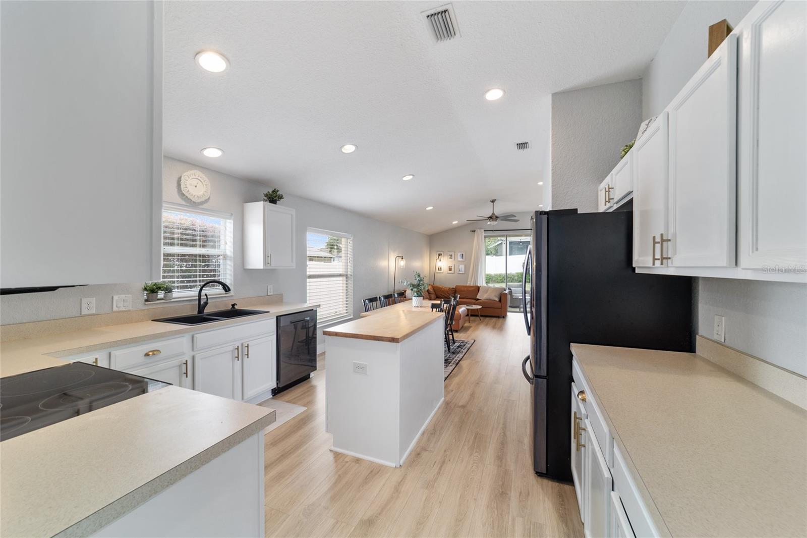 Image 21 of 68 For 5669 41st Street