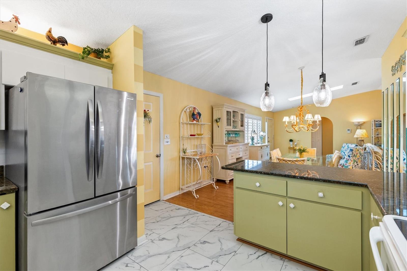 Image 11 of 52 For 17990 100th Terrace