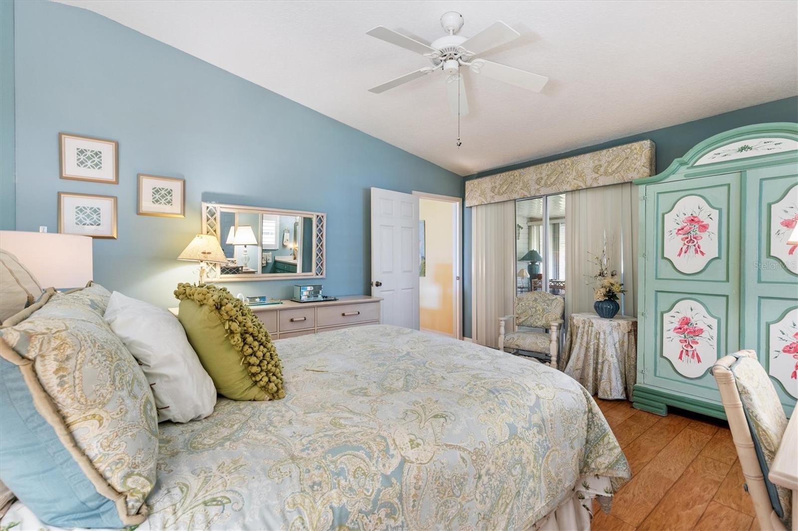 Image 21 of 52 For 17990 100th Terrace