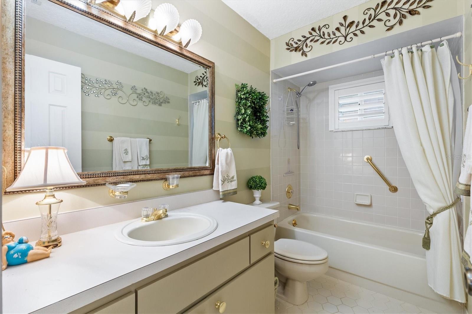 Image 26 of 52 For 17990 100th Terrace