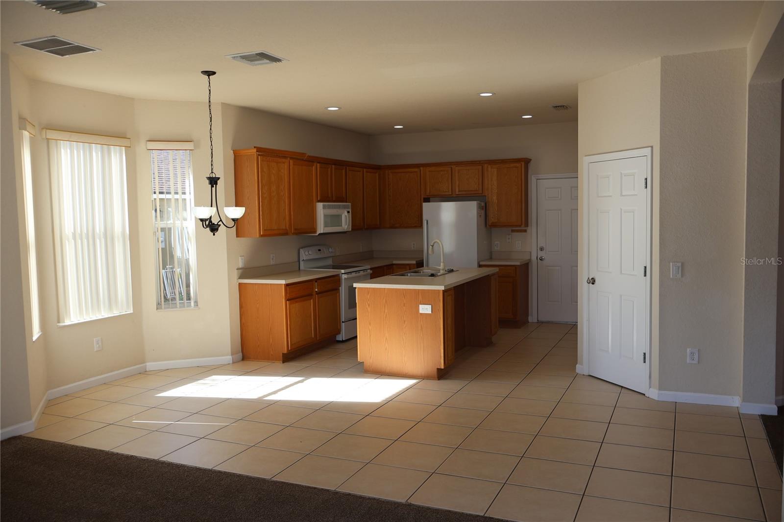 Image 18 of 63 For 4013 51st Court