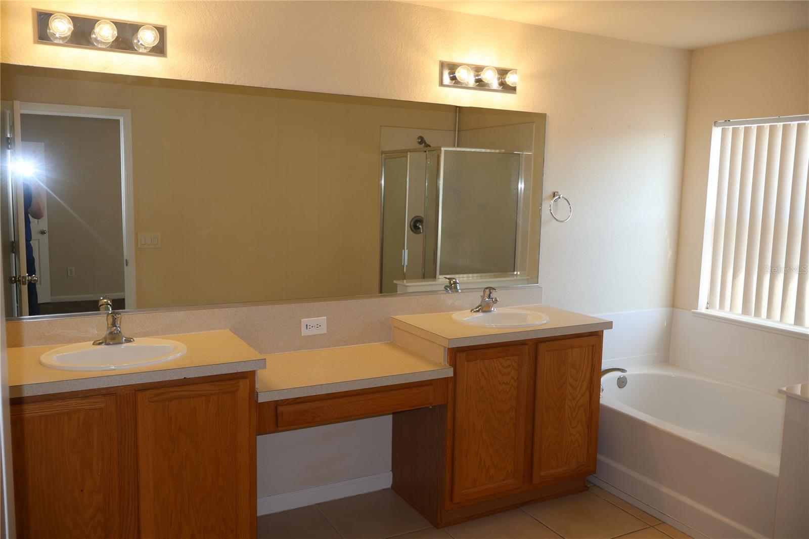 Image 21 of 63 For 4013 51st Court