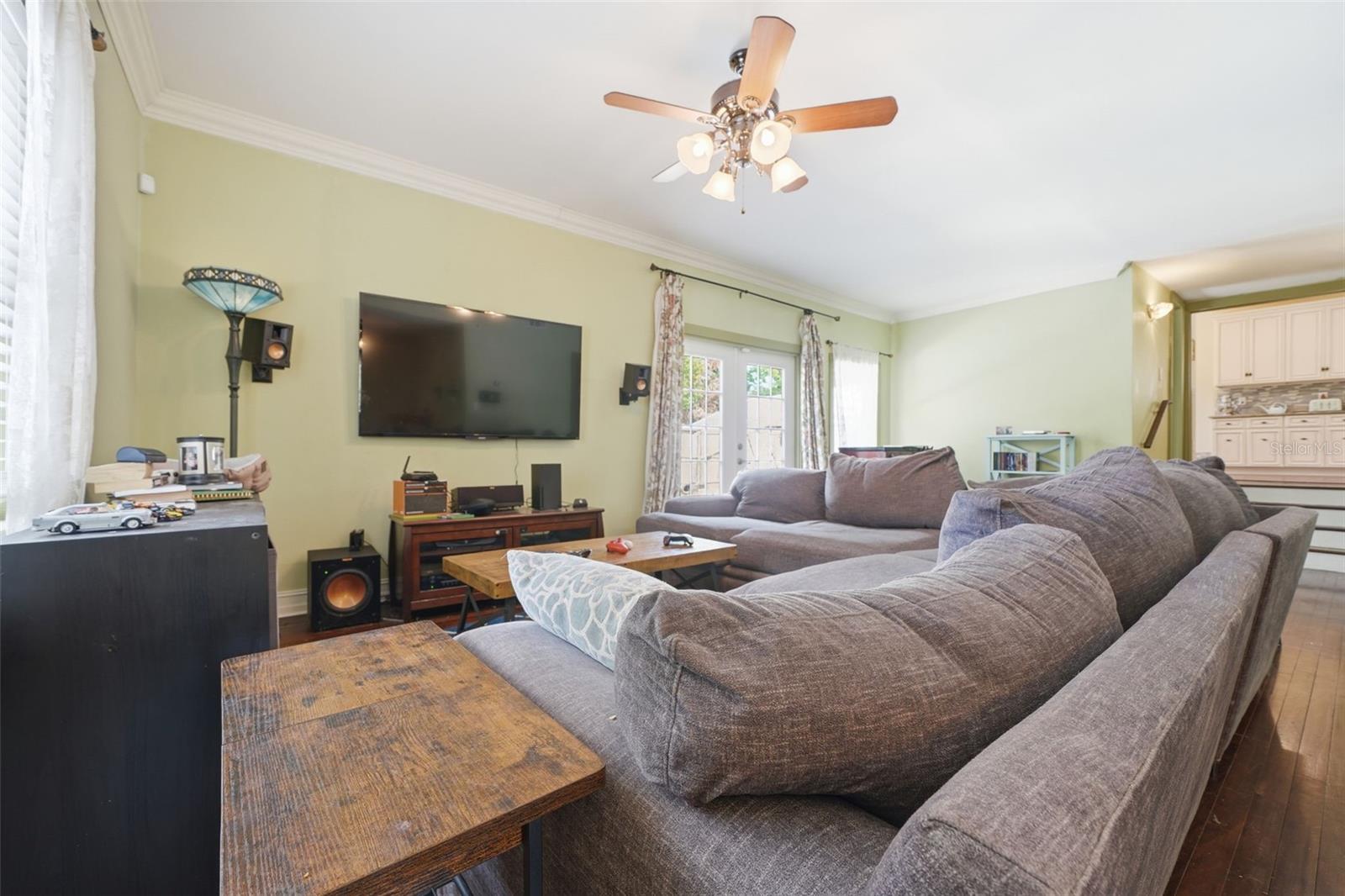 Image 13 of 65 For 812 Sanford Avenue