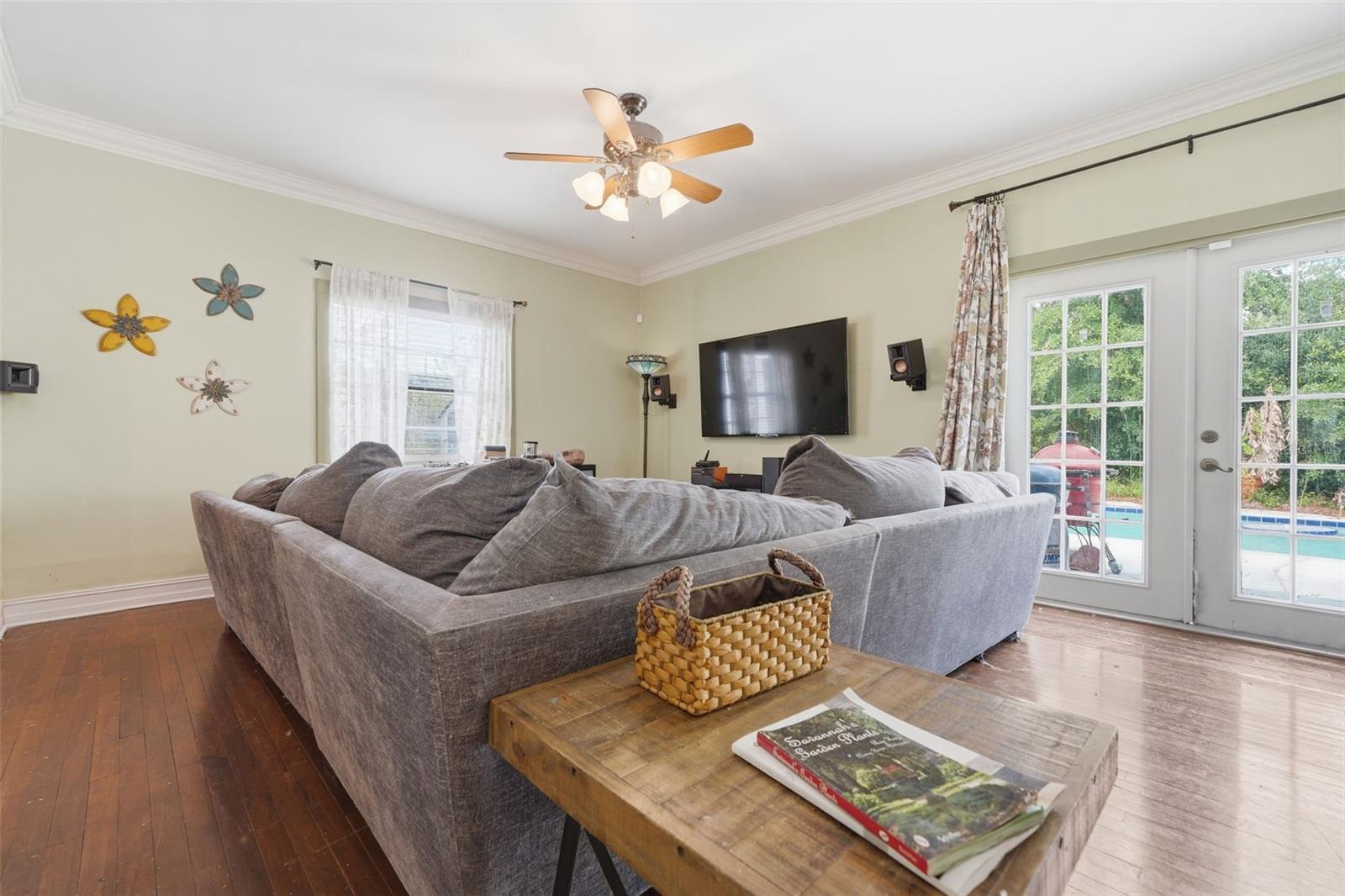 Image 14 of 65 For 812 Sanford Avenue