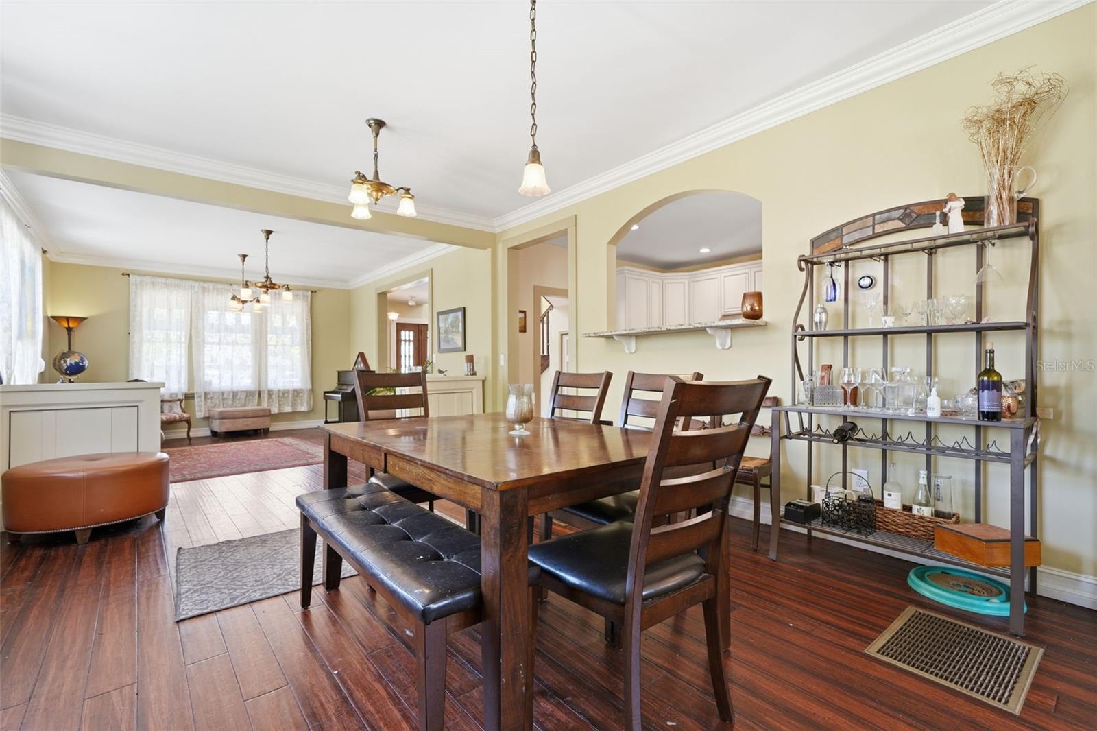 Image 18 of 65 For 812 Sanford Avenue