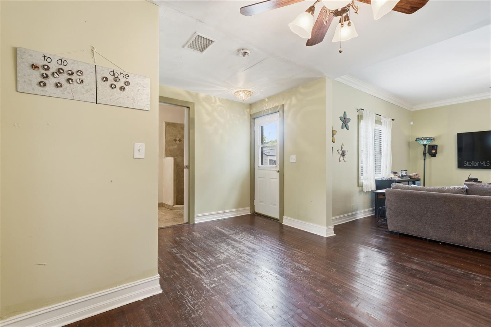 Image 26 of 65 For 812 Sanford Avenue