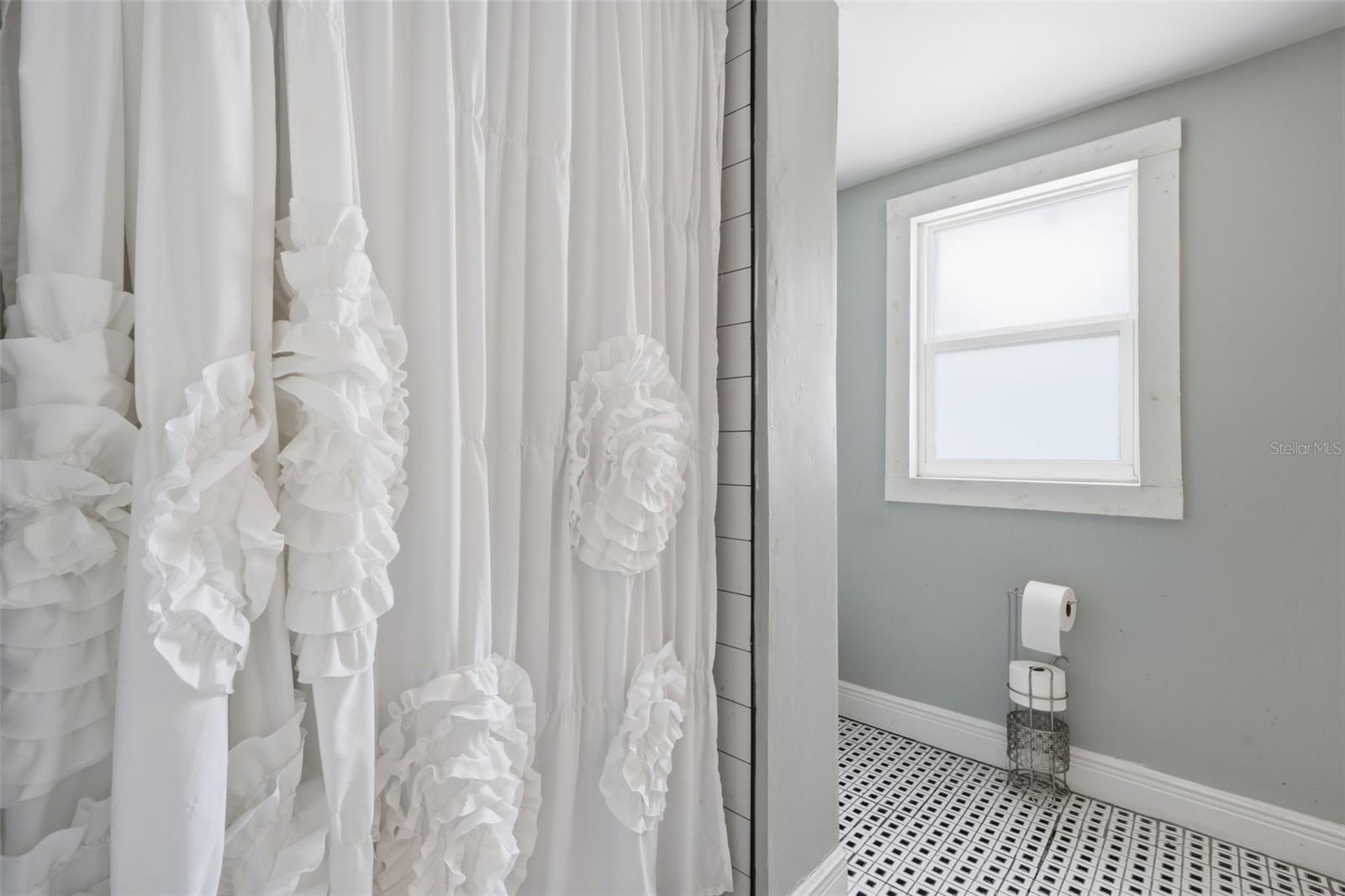 Image 27 of 65 For 812 Sanford Avenue