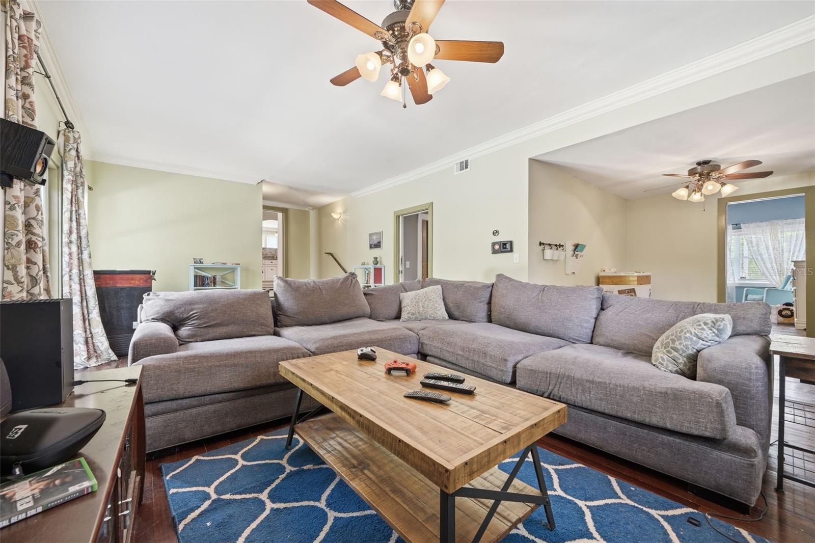 Image 28 of 65 For 812 Sanford Avenue