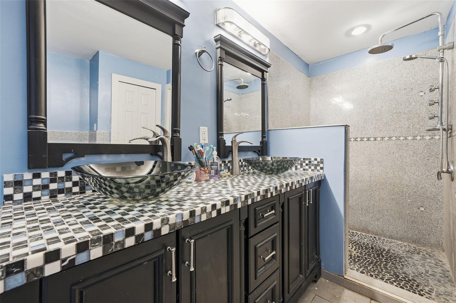 Image 30 of 65 For 812 Sanford Avenue