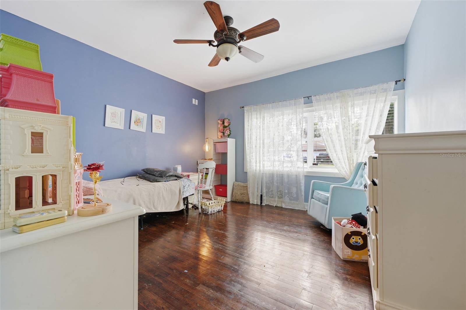 Image 37 of 65 For 812 Sanford Avenue