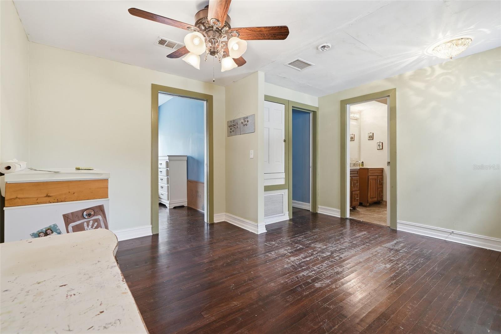 Image 38 of 65 For 812 Sanford Avenue