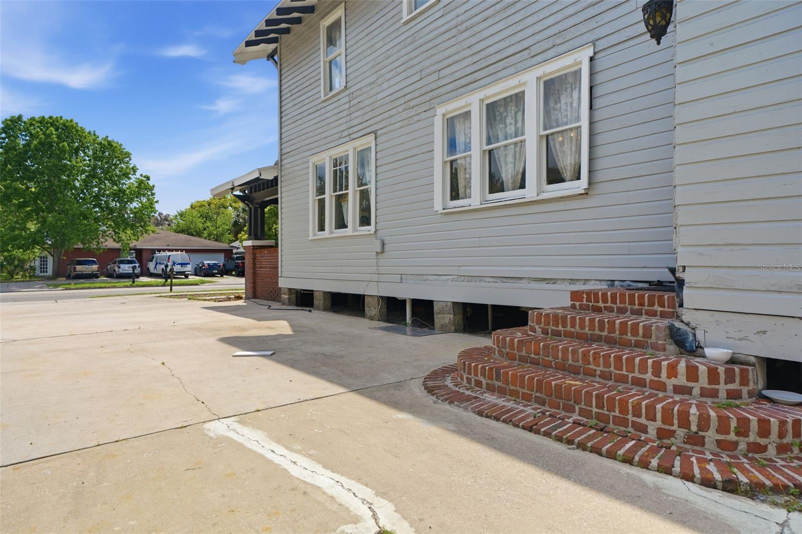 Image 64 of 65 For 812 Sanford Avenue