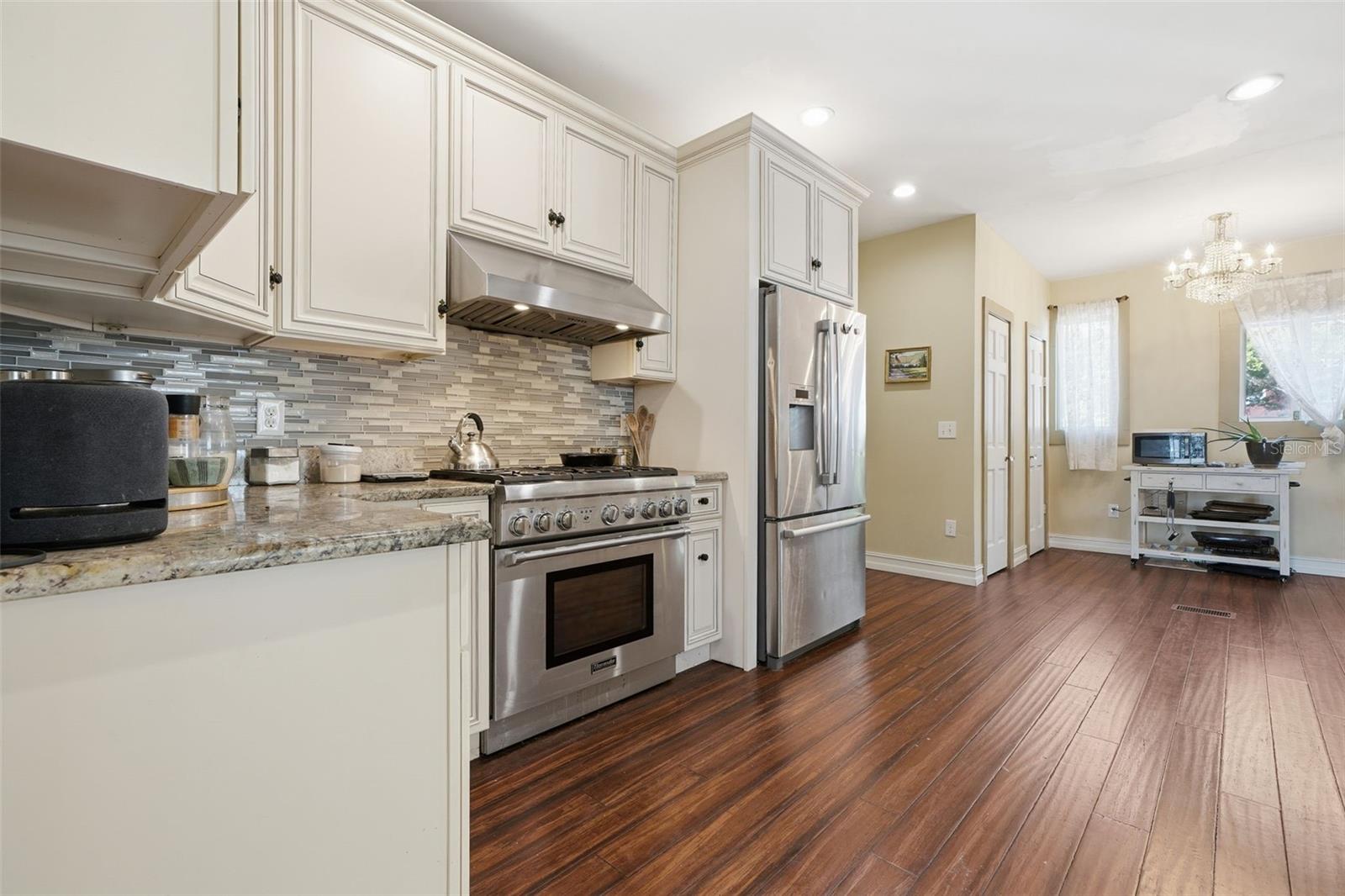 Image 8 of 65 For 812 Sanford Avenue