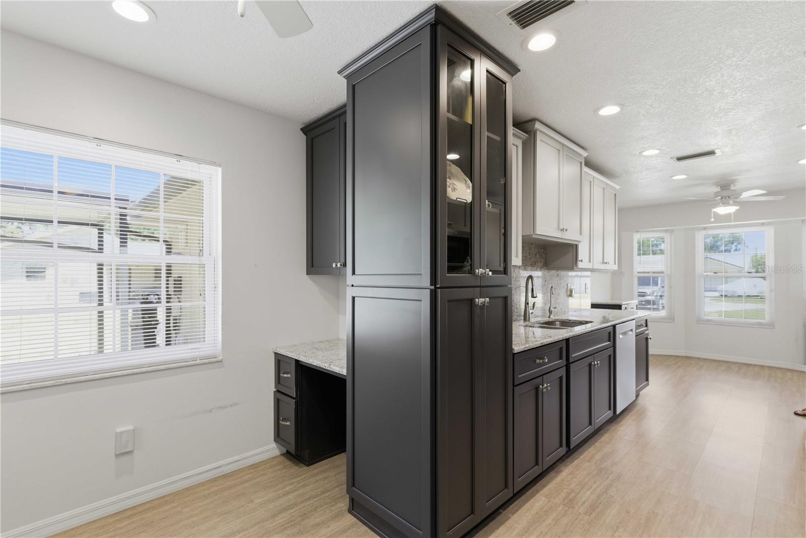 Image 11 of 26 For 4100 4th Terrace