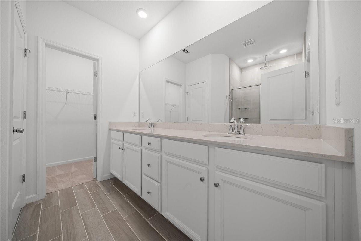 Image 16 of 42 For 7542 76th Terrace