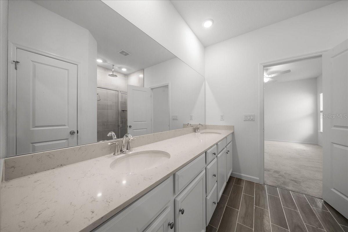 Image 17 of 42 For 7542 76th Terrace