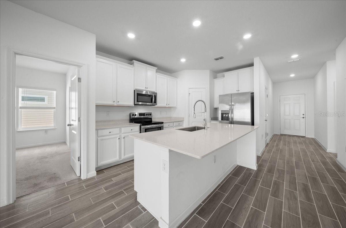 Image 7 of 42 For 7542 76th Terrace