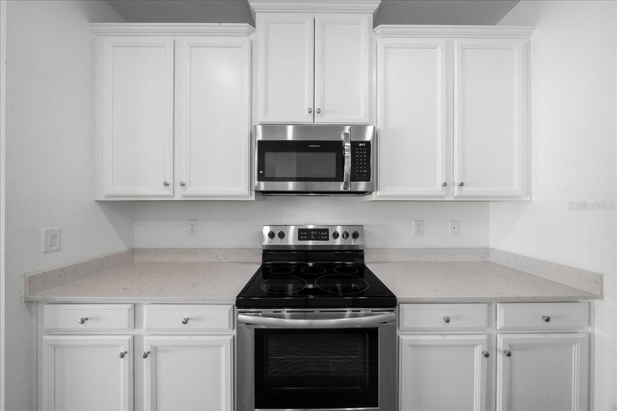 Image 8 of 42 For 7542 76th Terrace