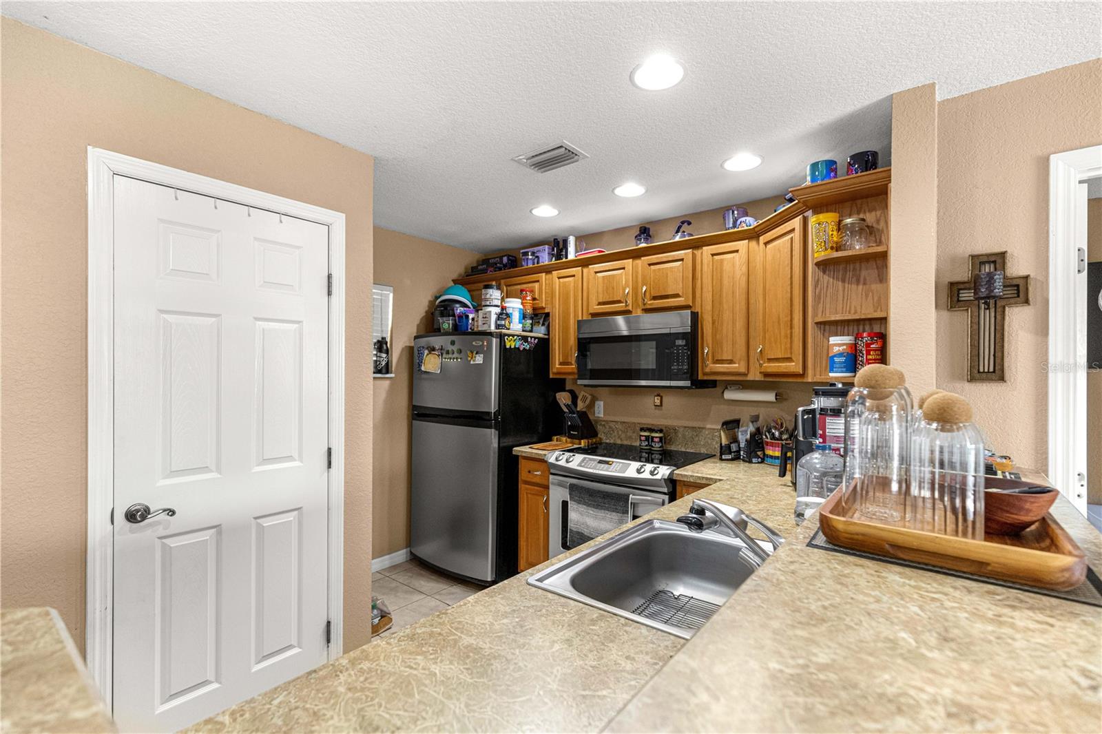 Image 10 of 41 For 2837 3rd Street 203