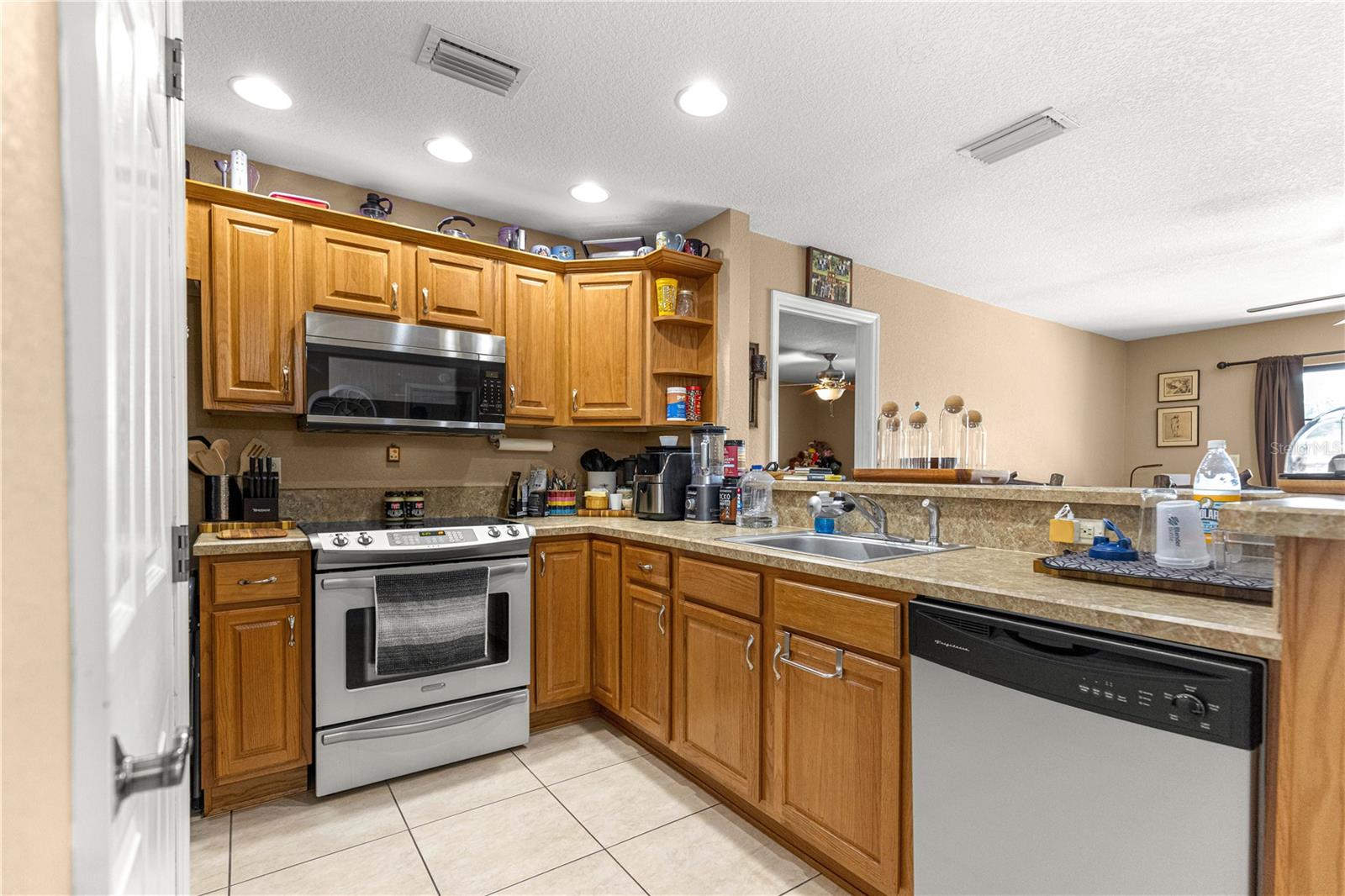 Image 12 of 41 For 2837 3rd Street 203