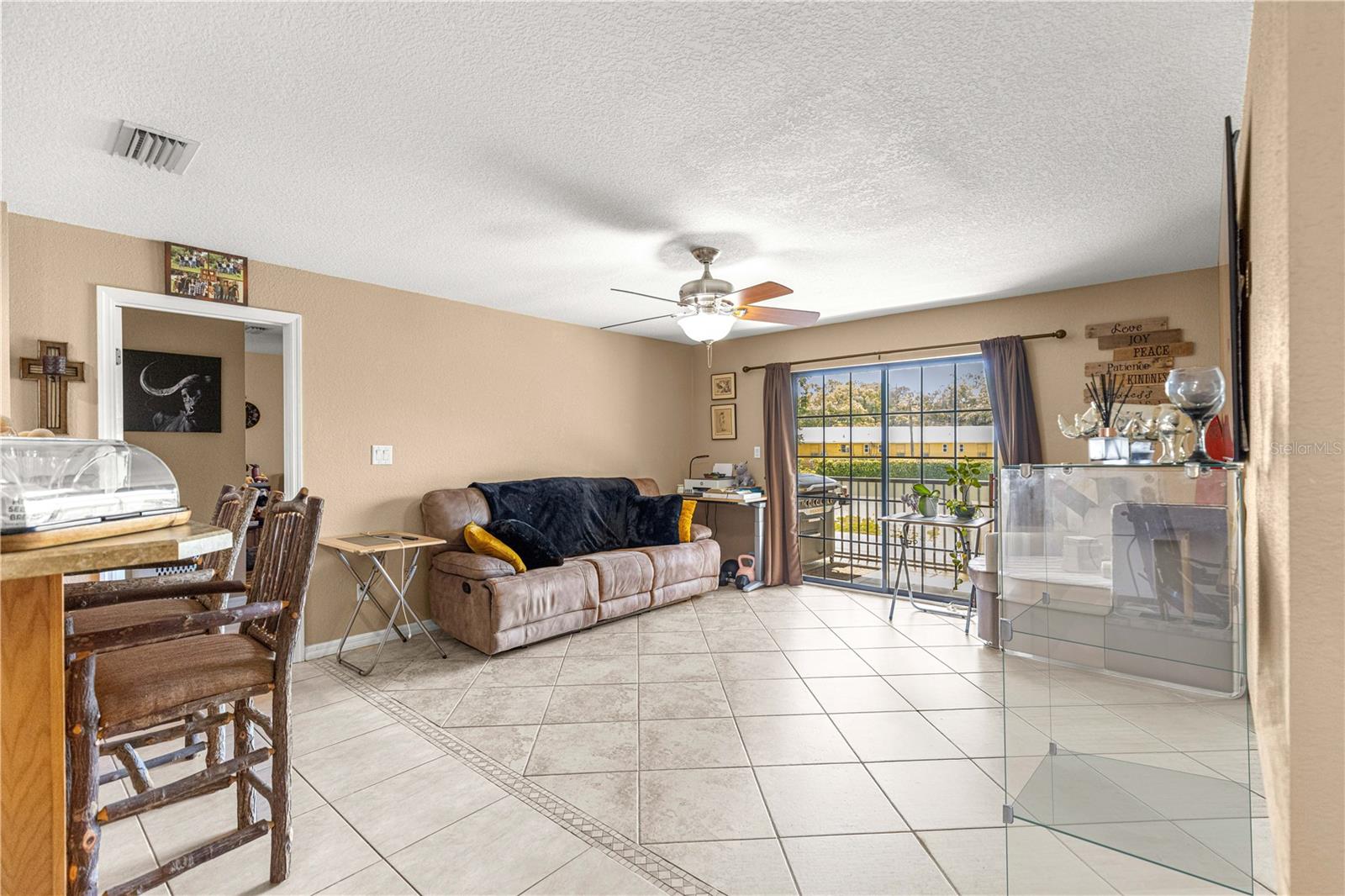 Image 13 of 41 For 2837 3rd Street 203