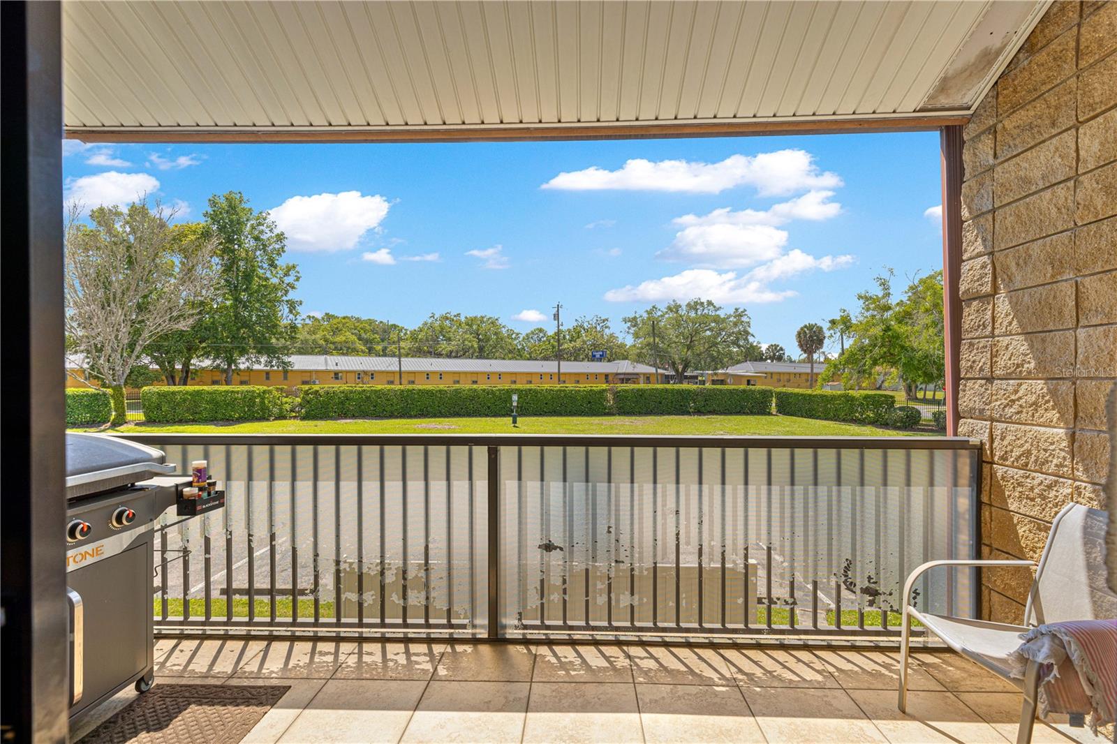 Image 17 of 41 For 2837 3rd Street 203