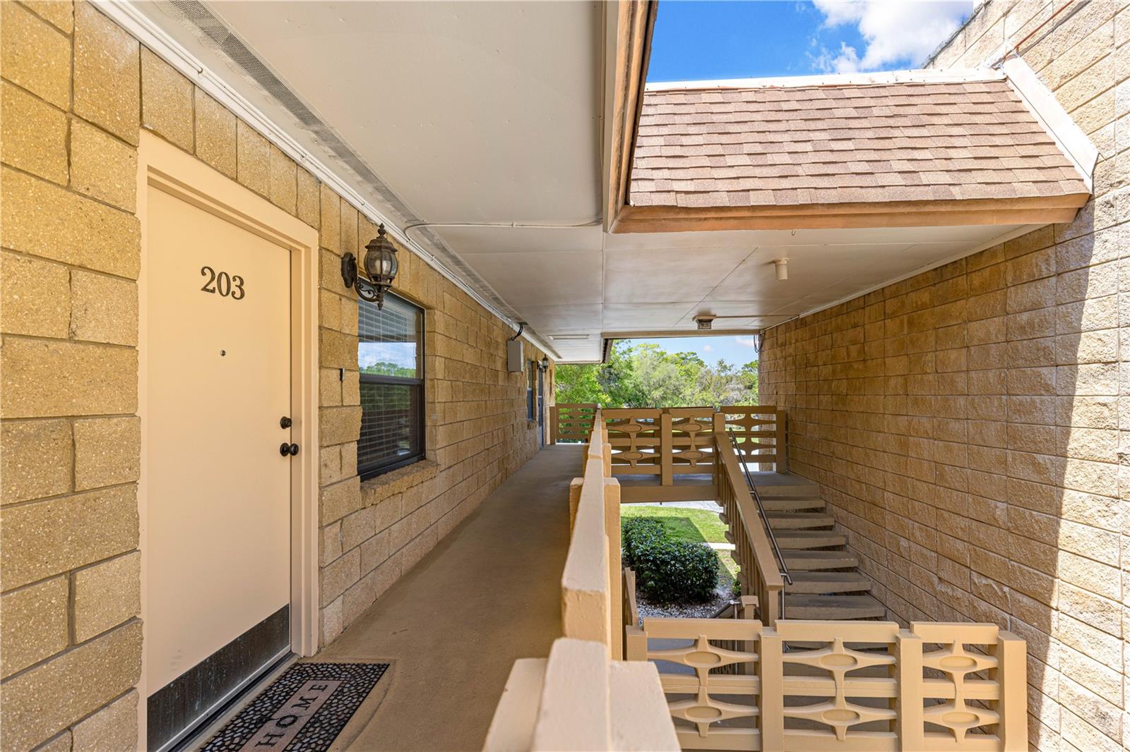 Image 4 of 41 For 2837 3rd Street 203