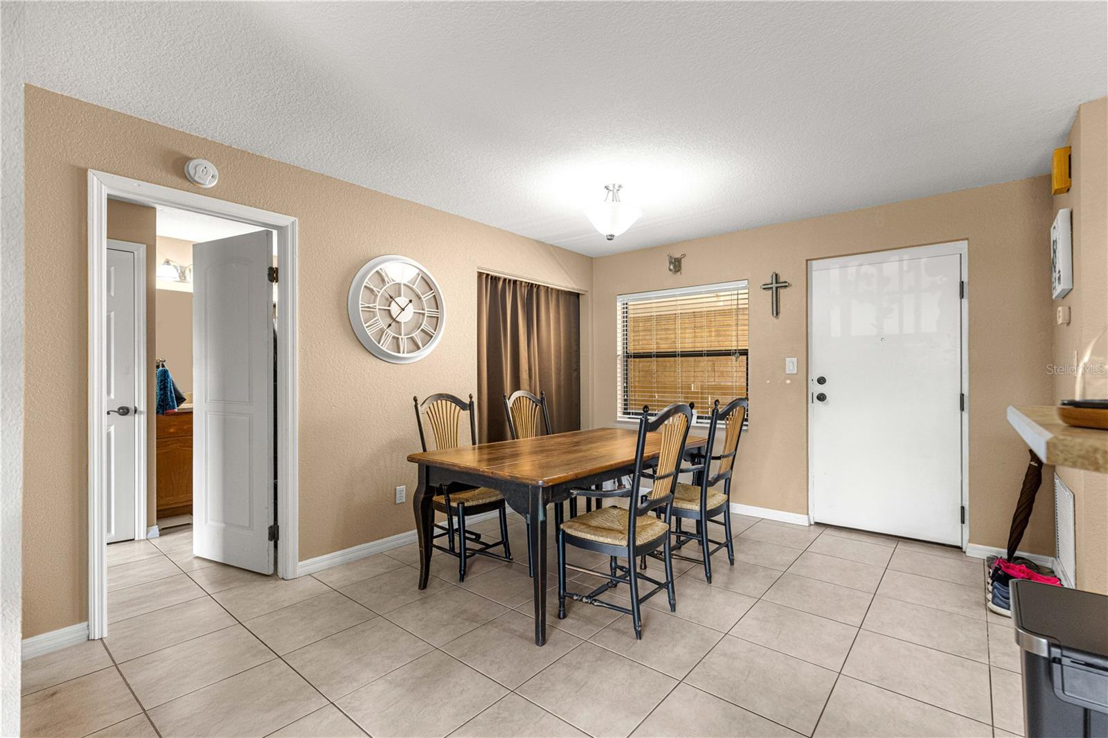 Image 7 of 41 For 2837 3rd Street 203