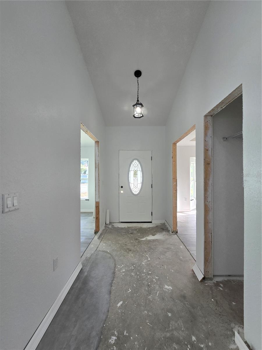 Listing photo id 11 for 18 Hemlock Radial Trail