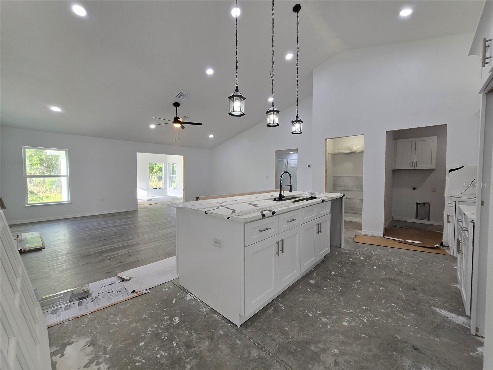 Listing photo id 18 for 18 Hemlock Radial Trail