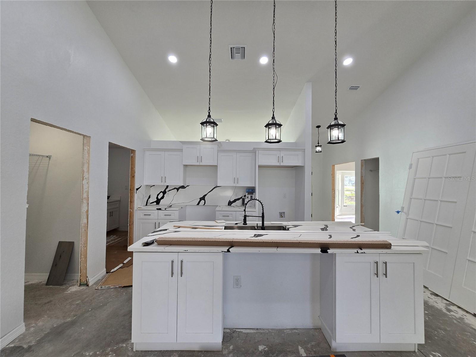 Listing photo id 19 for 18 Hemlock Radial Trail