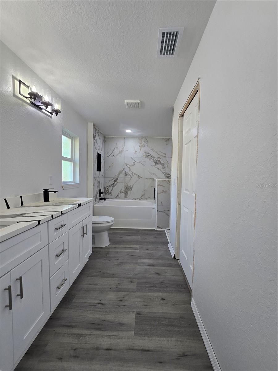 Listing photo id 27 for 18 Hemlock Radial Trail