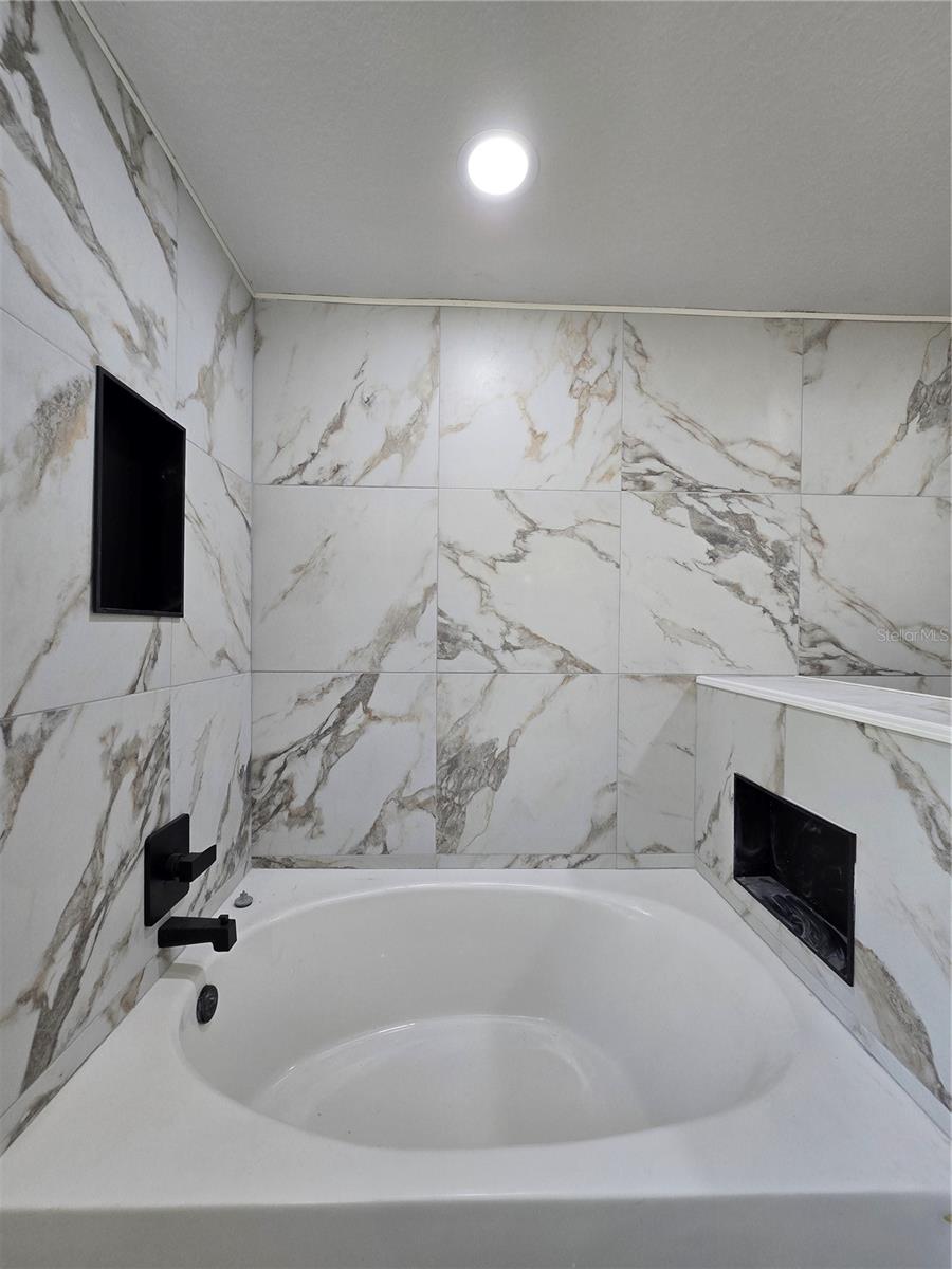 Listing photo id 29 for 18 Hemlock Radial Trail