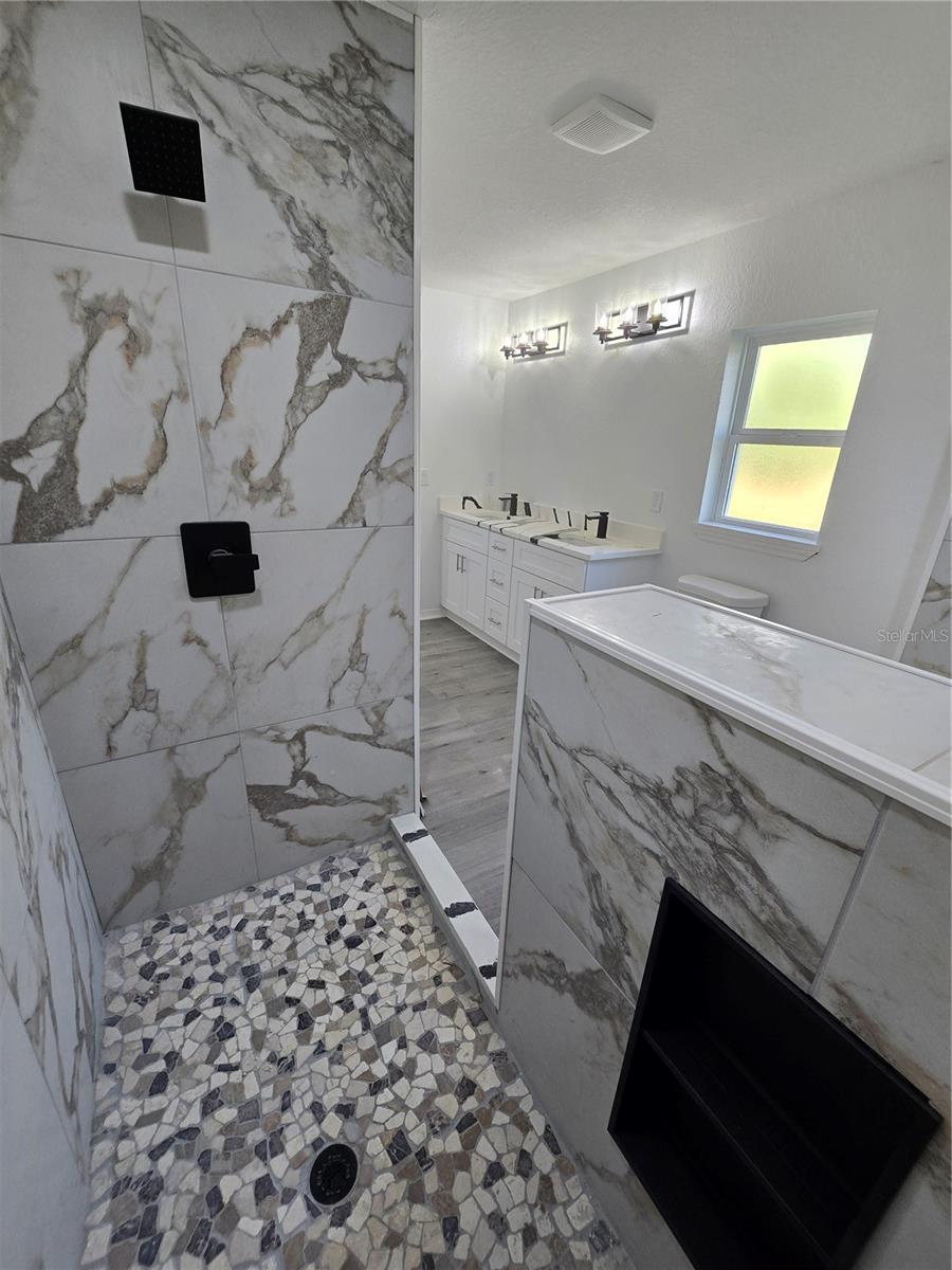 Listing photo id 30 for 18 Hemlock Radial Trail