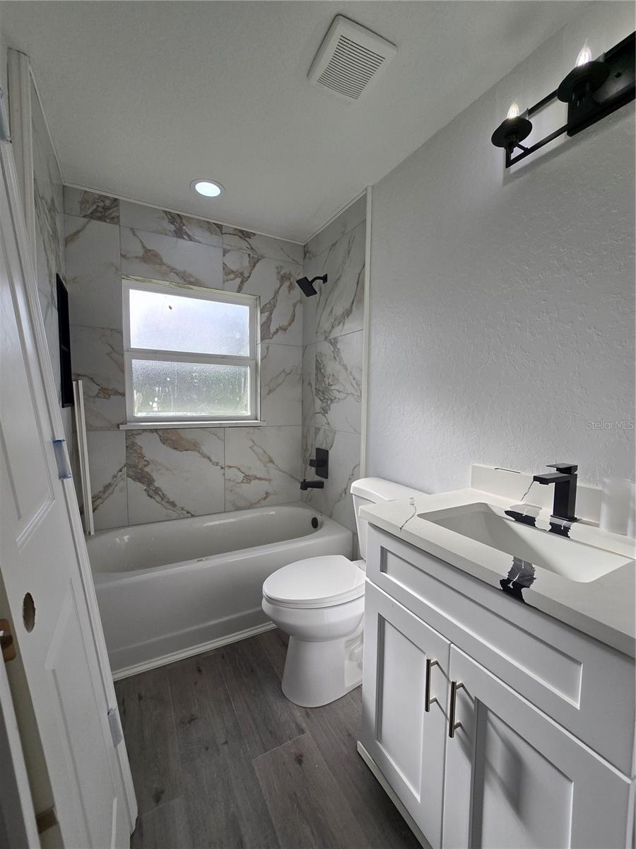 Listing photo id 36 for 18 Hemlock Radial Trail