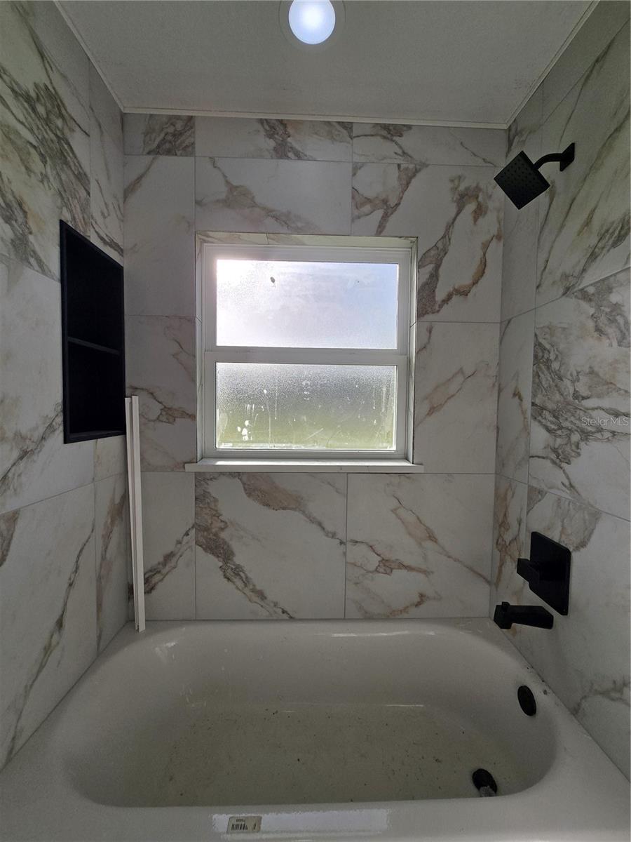 Listing photo id 37 for 18 Hemlock Radial Trail