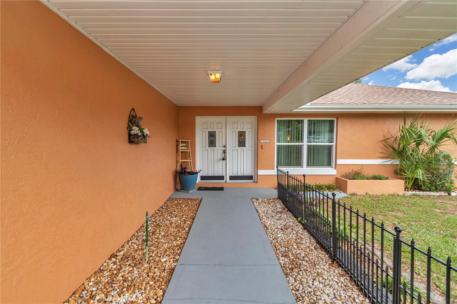 Image 3 of 40 For 21425 Plantation Street