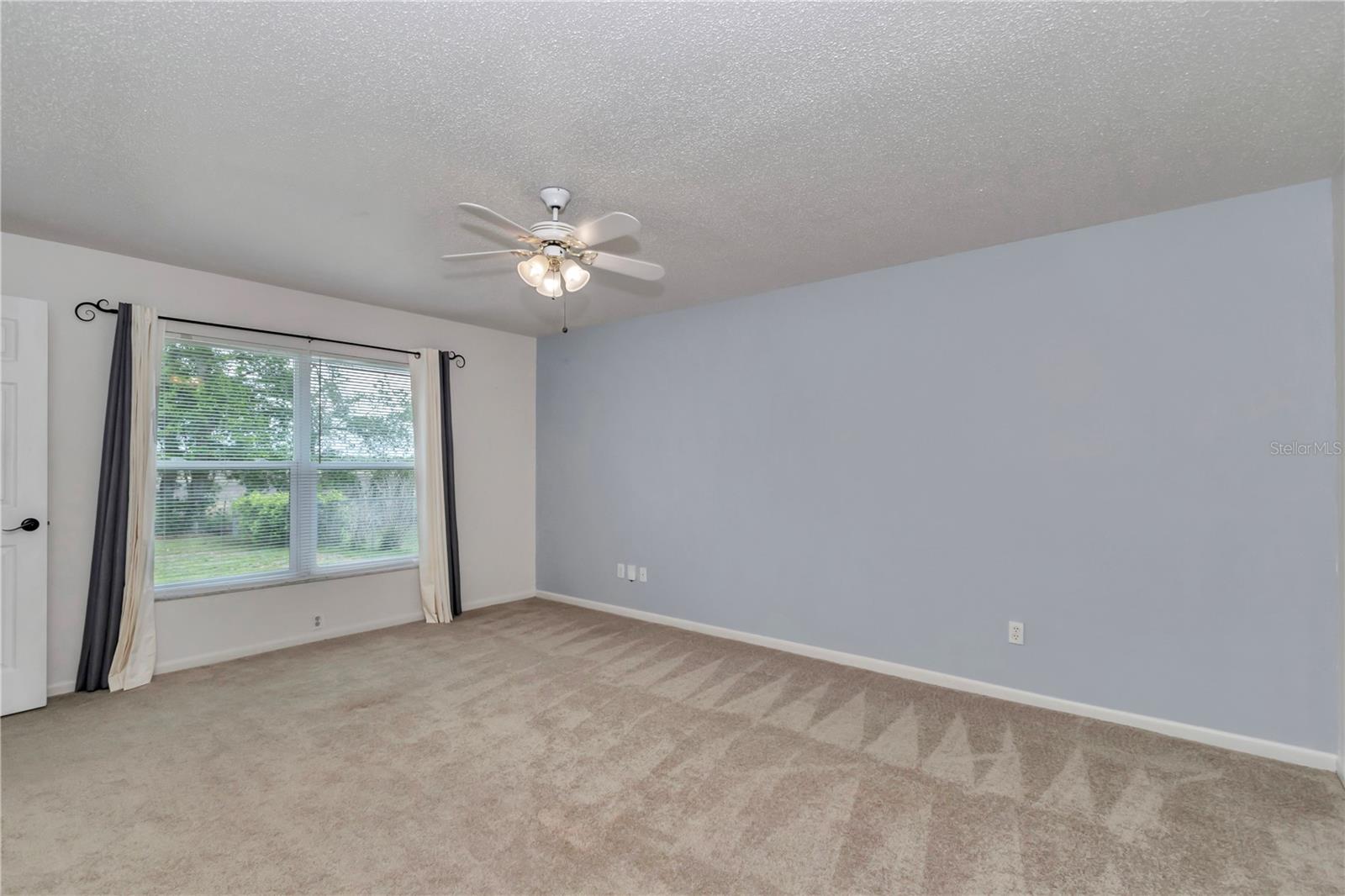 Image 32 of 40 For 21425 Plantation Street