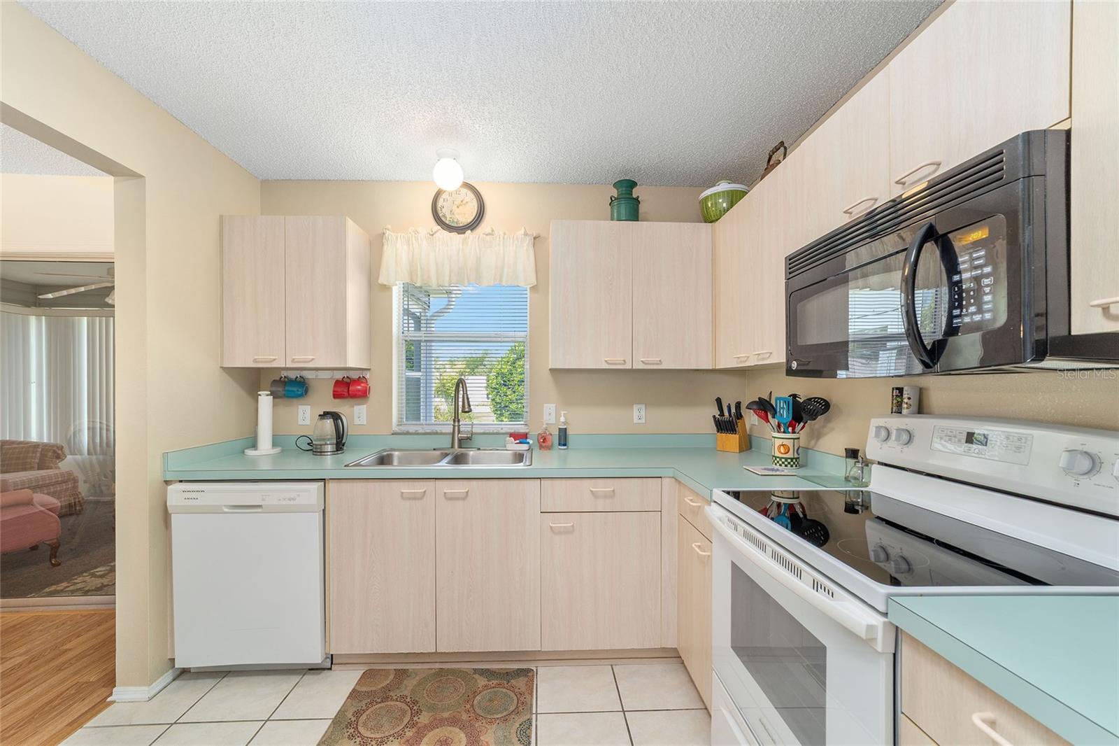 Image 20 of 43 For 435 Santa Clara Circle