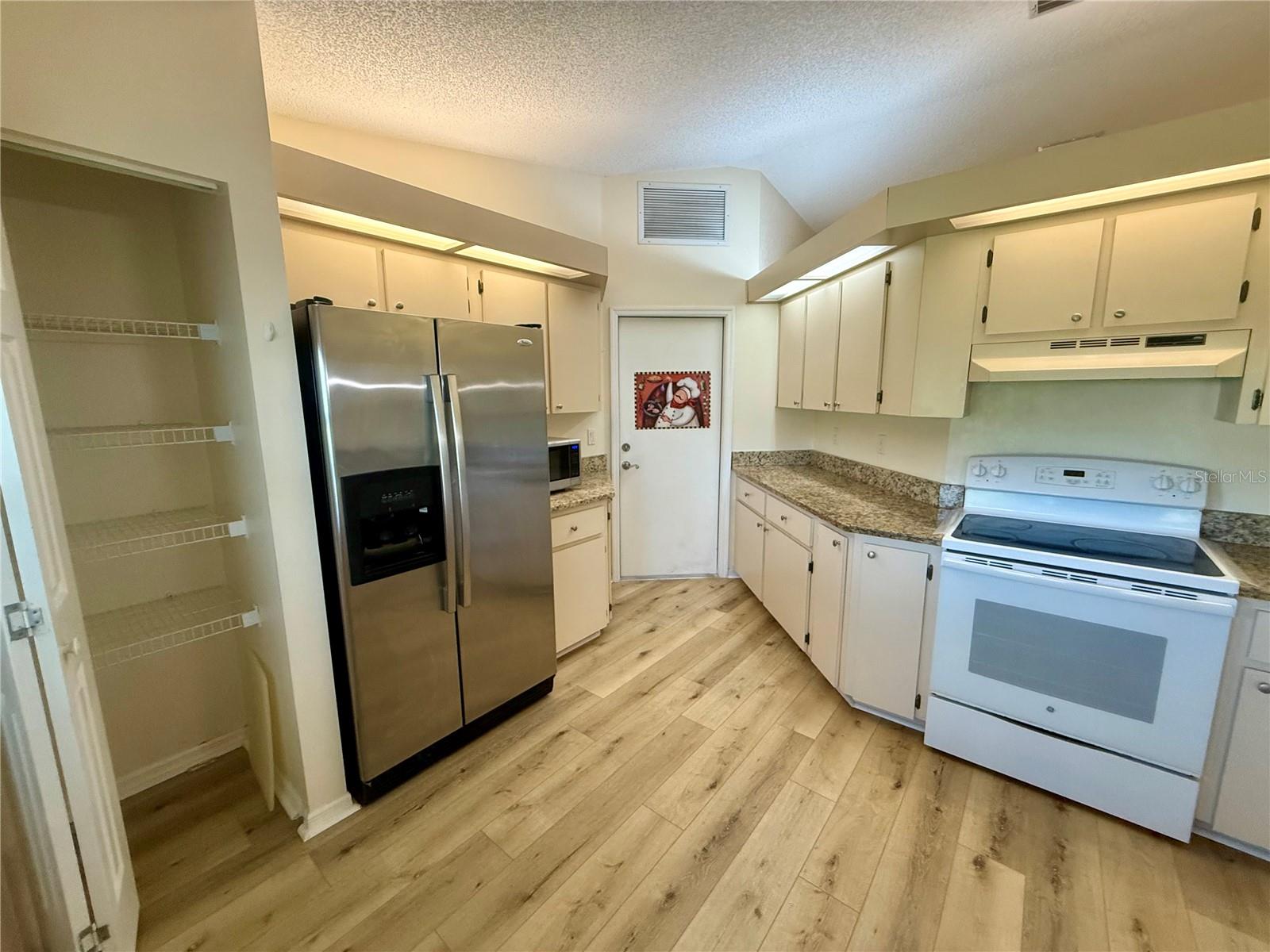 Image 11 of 40 For 8287 116th St Street