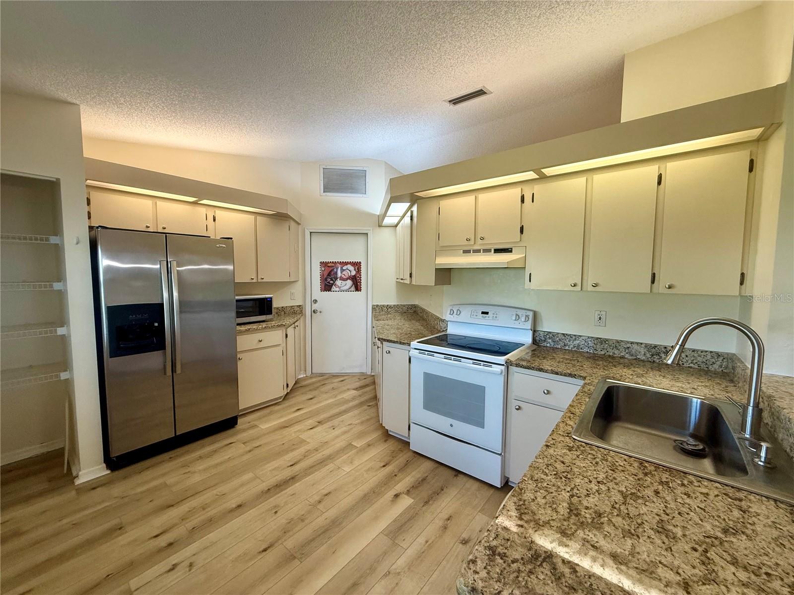 Image 9 of 40 For 8287 116th St Street