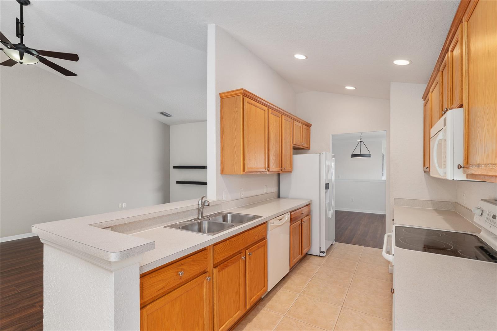 Image 24 of 51 For 4570 52nd Circle 102