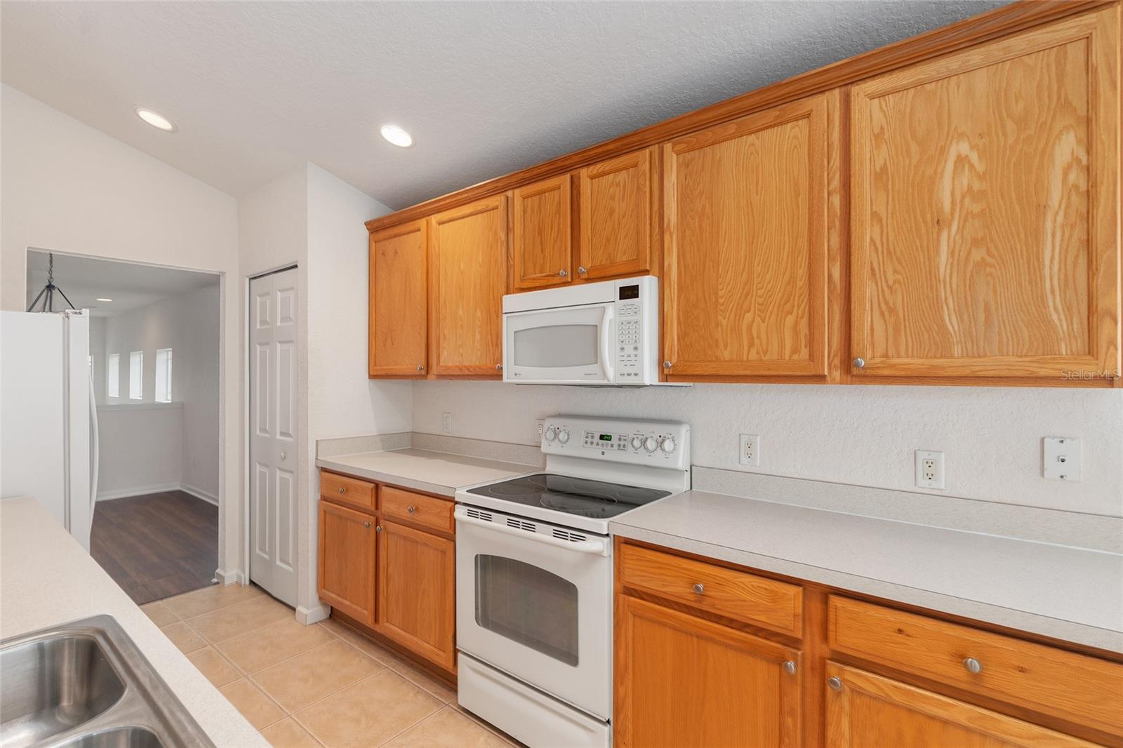 Image 26 of 51 For 4570 52nd Circle 102