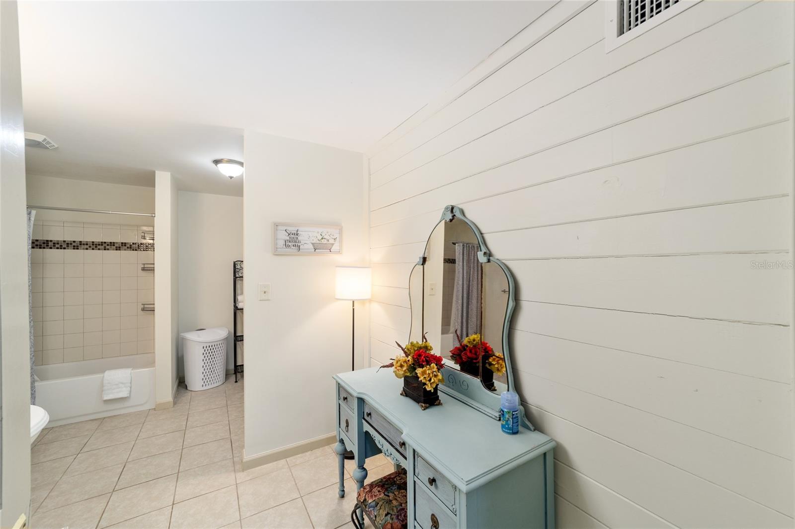 Image 10 of 51 For 20693 Walnut Street