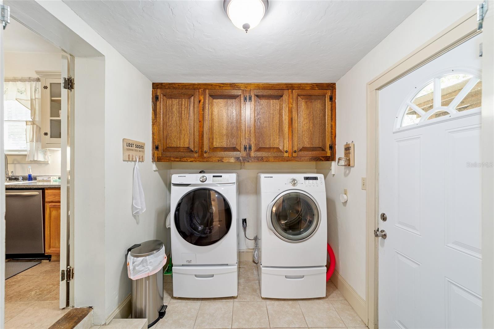 Image 11 of 51 For 20693 Walnut Street