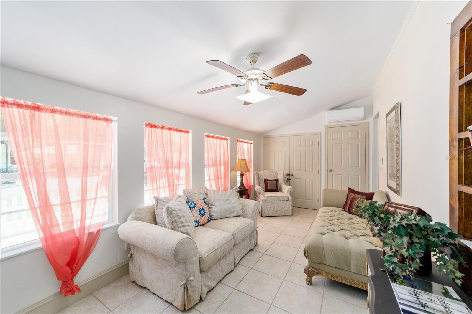 Image 19 of 51 For 20693 Walnut Street